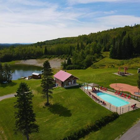 Вилла Parc Du Mont-Citadelle Saint-Honore-de-Temiscouata Экстерьер фото