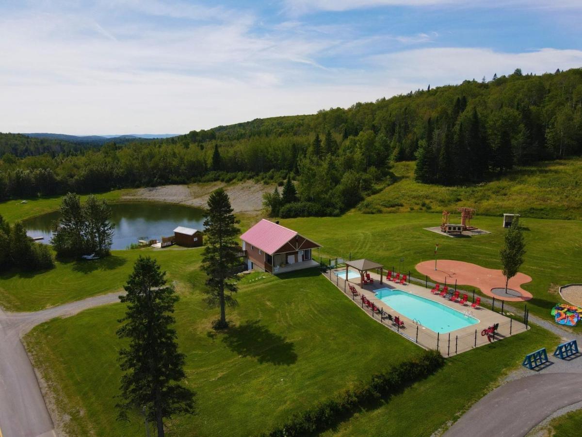 Вилла Parc Du Mont-Citadelle Saint-Honore-de-Temiscouata Экстерьер фото