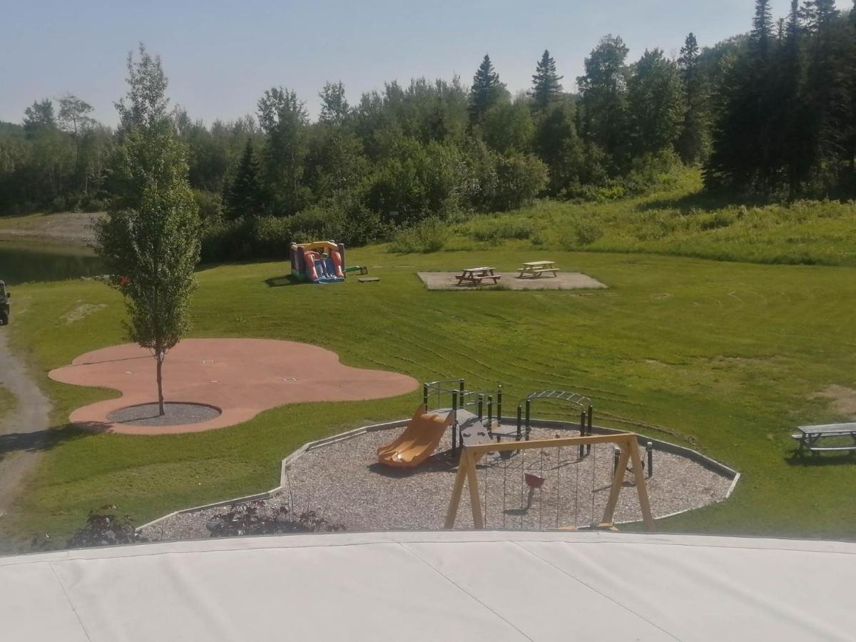 Вилла Parc Du Mont-Citadelle Saint-Honore-de-Temiscouata Экстерьер фото