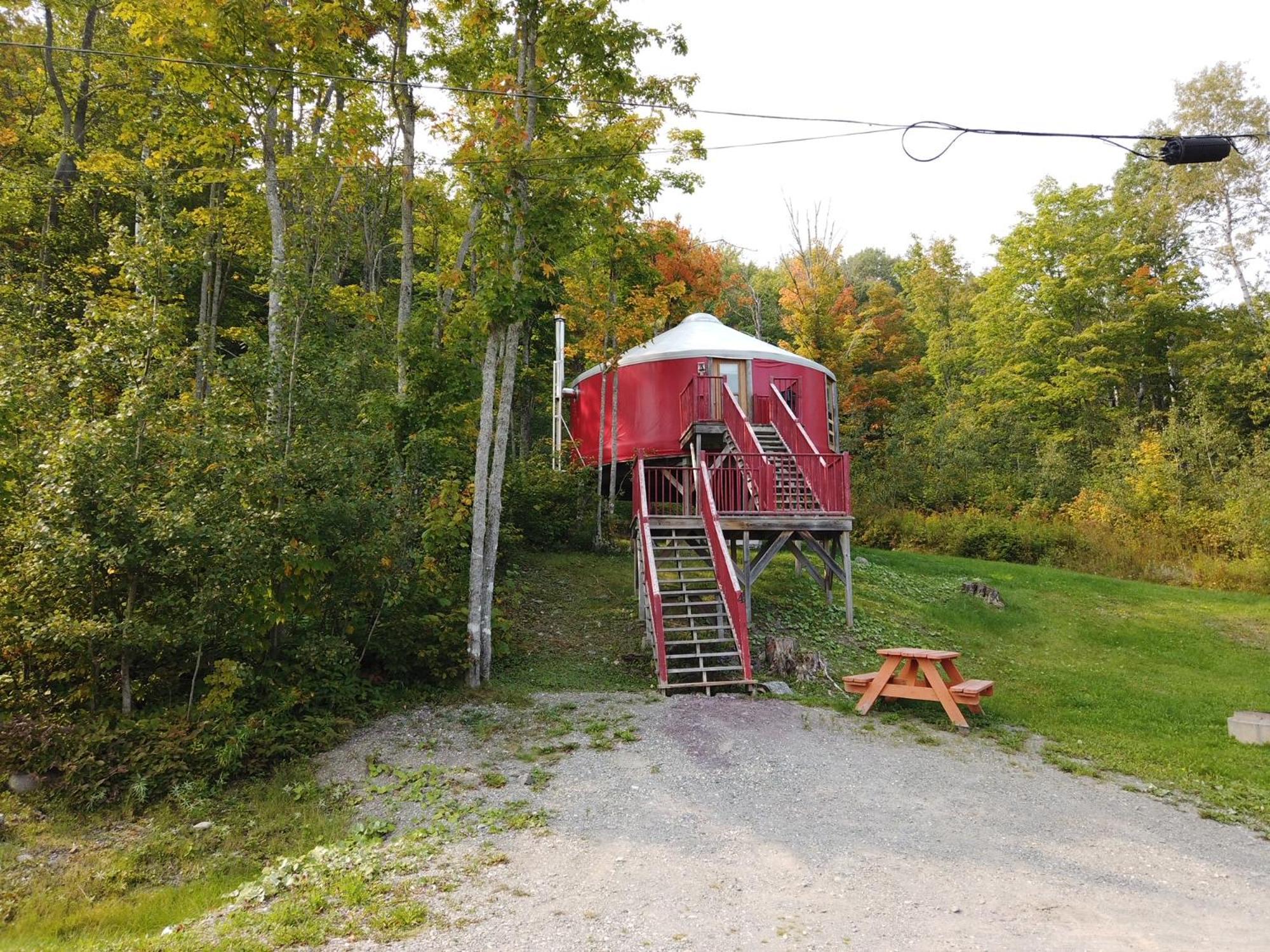 Вилла Parc Du Mont-Citadelle Saint-Honore-de-Temiscouata Экстерьер фото